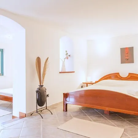 Sleeps 8 Pool Air Con Wifi *
